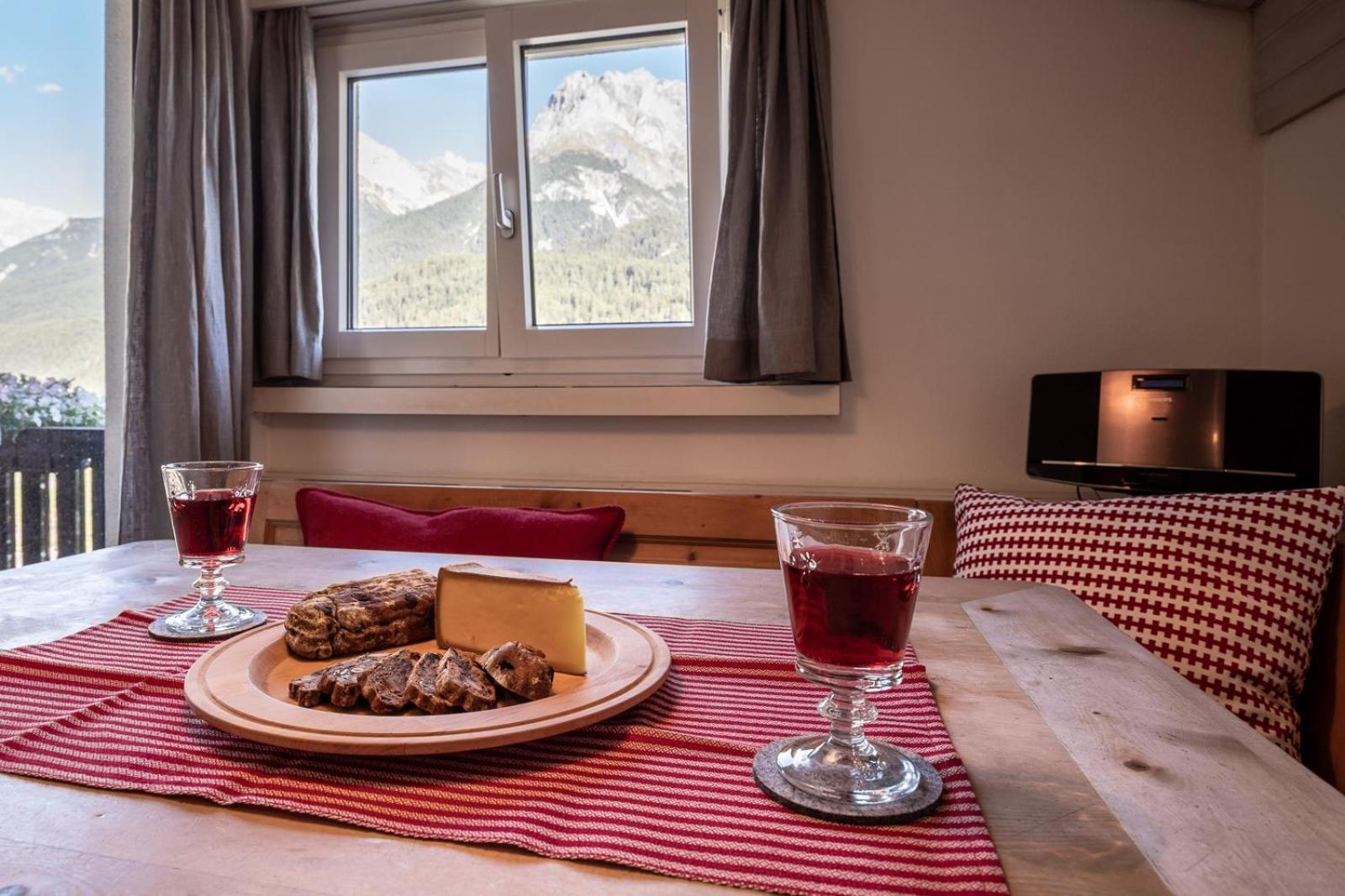 Chasa Gernet Buorcha Apartment Scuol Exterior photo